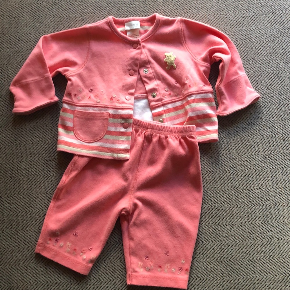 EUC, Carter’s cardigan & pant set teddy bear 3-6M